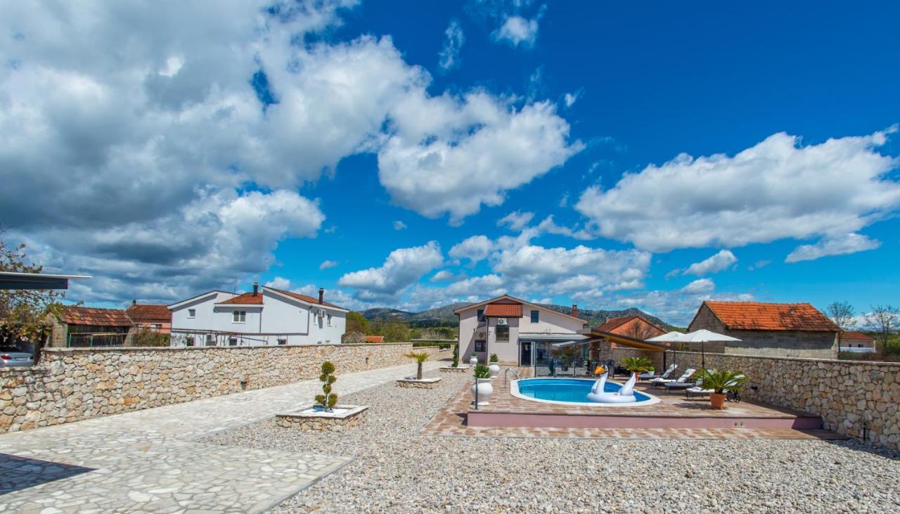 Villa Plavota Liyubuşka Dış mekan fotoğraf